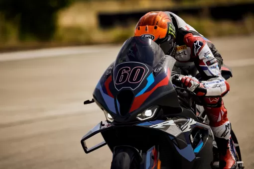 bmw-new-m1000rr-action-1-ouxqcttvy0.jpg